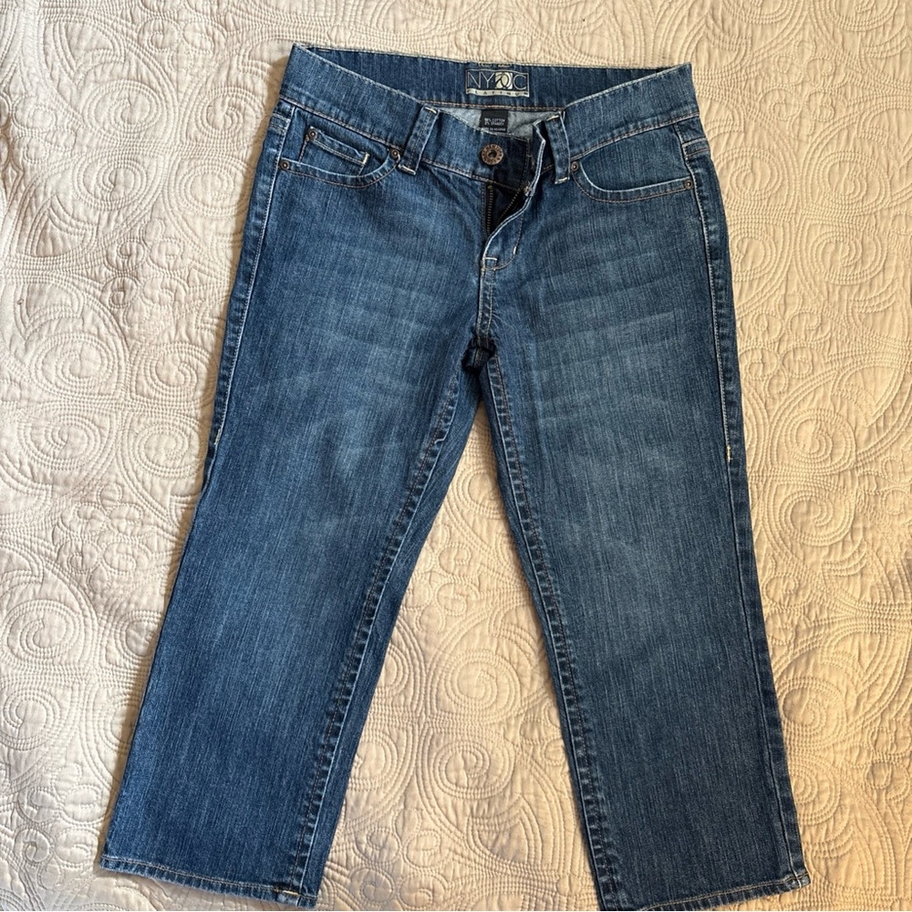 New York & Company Medium Blue Capris Jeans